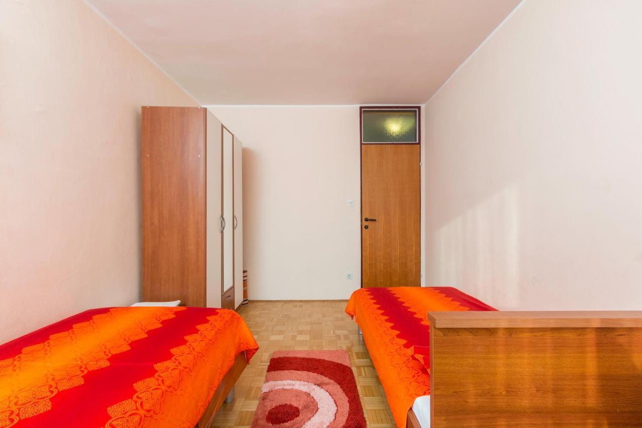 Sisplac Apartment พูลา ภายนอก รูปภาพ